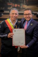 Norman Chaparro, presidente y fundador de Inter Rapidísimo, fue condecorado con Orden Civil al Mérito en el Concejo de Bogotá