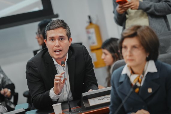 <p>Concejal Jesús Araque fue al Congreso y le pidió al Gobierno Nacional que no siga frenando proyectos de transmisión energética</p>