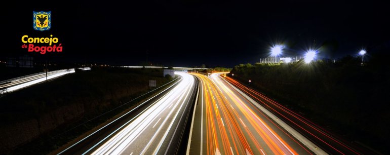 <p>Debate sobre agentes y policías de tránsito sacó a la luz el problema de movilidad y mal parqueados en Bogotá</p>