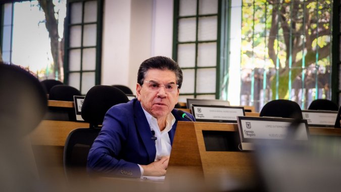 <p>De ineptos y politiqueros: Fernando López denuncia a exdirectores del IPES por manipular a vendedores informales</p>