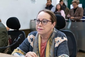 Ana Teresa Bernal señala la responsabilidad compartida frente a la situación de los indígenas Emberá en Bogotá