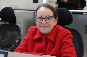 El espacio público como derecho: Ana Teresa Bernal llama a proteger a los trabajadores informales