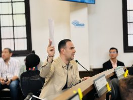 Bogotá avanza en la regulación del manejo de ropa usada