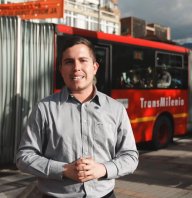 “En las 5 estaciones de Transmilenio más represadas por las obras del metro hay 21 puestos ambulantes”: concejal Jesús David Araque