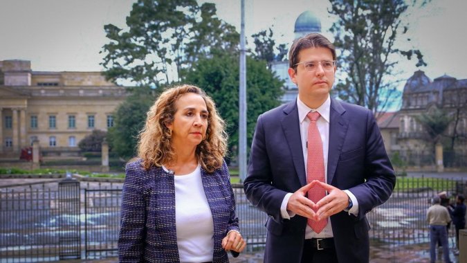 <p>Miguel Uribe y Sandra Forero demandan impuestos a bebidas azucaradas y alimentos ultraprocesados</p>