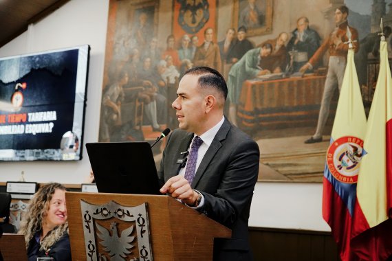 <p>Domingos y festivos son los días con más colados en TransMilenio: concejal Marco Acosta prende las alarmas</p>