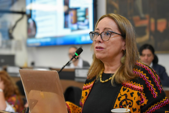 <p>Ana Teresa Bernal se solidariza con Miguel Uribe Turbay y llama al país a la reconciliación y al respeto por la vida</p>