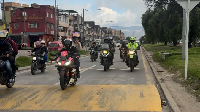 <p>Resaltos parabólicos: ¿seguridad vial o trampa mortal para motociclistas y conductores?</p>