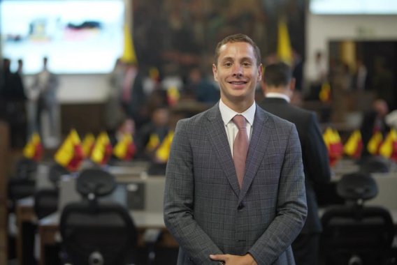 <p>Abren investigación disciplinaria contra el secretario de seguridad de Bogotá por presuntos malos manejos en los contratos para la vigilancia de la ciudad</p>