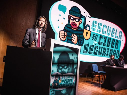 <p>Concejal Sastoque clausuró curso de ciberseguridad</p>