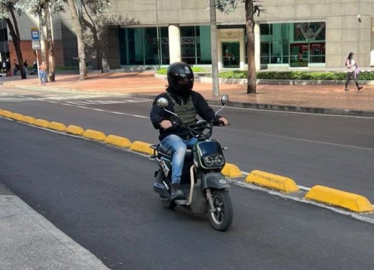 <p>Otra vez Petro contra el país: permitió a las motos eléctricas rodar por las ciclorrutas a más de 40 km/h sin matrícula, licencia ni SOAT</p>