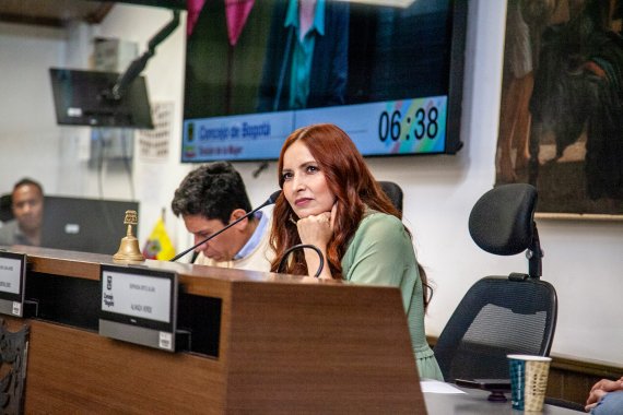 <p>262 mil colados al día y $113 mil millones en pérdidas: Bogotá no aguanta más evasión en TransMilenio</p>