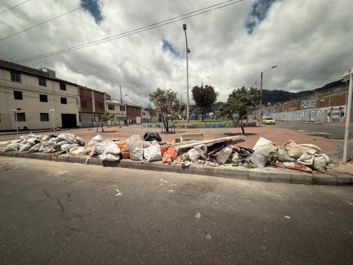 <p>Emergencia sanitaria YA: Bogotá se hunde en basura</p>