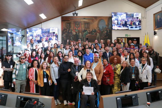 <p>Sociedad civil impulsa la Mesa de Paz de Bogotá</p>