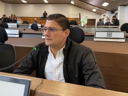 El Concejal Humberto “Papo” Amín propone medidas para recuperar el espacio público y reducir el mal parqueo en vía pública El Concejal Humberto “Papo” Amín propone medidas para recuperar el espacio público y reducir el mal parqueo en vía pública