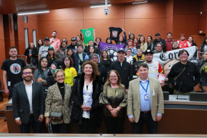 Ana Teresa Bernal: “Con la Bancada de Barrismo Social, el Concejo de Bogotá reconoce al barrismo como fuerza de organización, cultura, dignidad y paz” Ana Teresa Bernal: “Con la Bancada de Barrismo Social, el Concejo de Bogotá reconoce al barrismo como fuerza de organización, cultura, dignidad y paz”