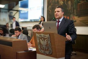 Más presupuesto, menos ejecución: Concejal Vahos denuncia preocupante radiografía de los recursos para seguridad en Bogotá