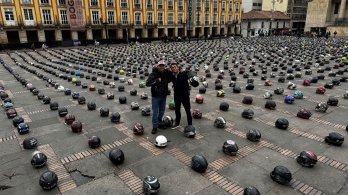 Miles de cascos en la Plaza de Bolívar lanzan poderoso mensaje a la administración y a los motociclistas