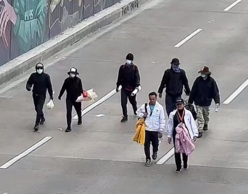 <p>No más capuchos: Proyecto de acuerdo busca blindar transmilenio de los bloqueos y las protestas violentas</p>