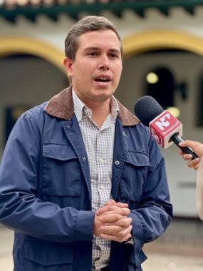 <p>¡Alerta!: concejal Araque advierte que 390 indígenas Emberá en la UPI La Rioja están en grave riesgo y deben ser reubicados de inmediato</p>