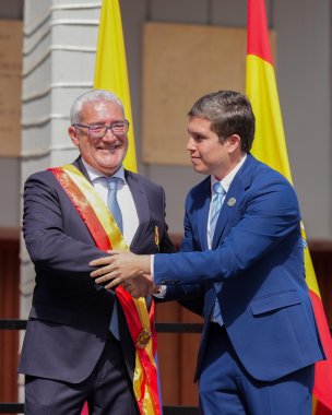 <p>Con presencia del embajador de España en Colombia, el concejal Jesús David Araque condecoró al Centro Cultural y Educativo Reyes Católicos</p>