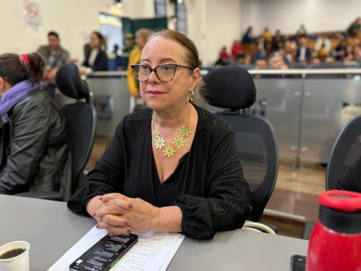 <p>Ana Teresa Bernal denuncia un “mico tributario” en el Presupuesto 2026 y alerta graves retrocesos sociales, ambientales y jurídicos</p>