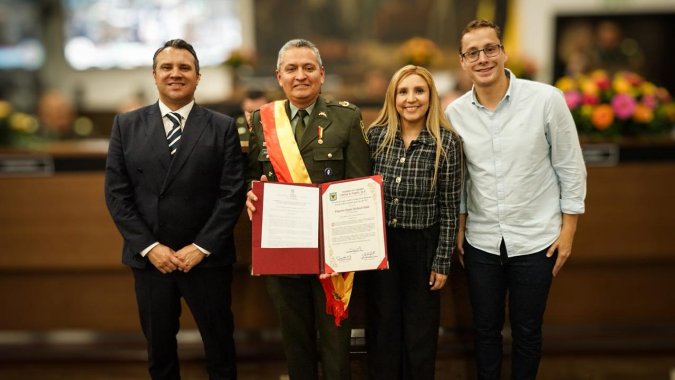 <p>Concejo de Bogotá condecora a 58 miembros destacados de la Policía Metropolitana por actos de heroísmo y compromiso con la ciudad</p>