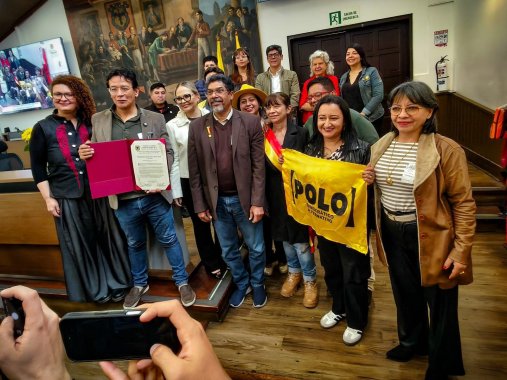 <p>Concejalas de Bogotá otorgan reconocimiento al Polo Democrático Alternativo por sus 20 años de defensa de la justicia social</p>