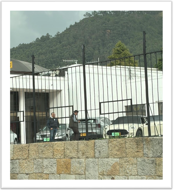 Foto Plaza de la Séptima con cerramientos 