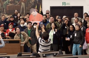 “La alcaldía ignora a la ciudadanía”: concejal Jairo Avellaneda lideró audiencia pública ante el clamor de los bogotanos “La alcaldía ignora a la ciudadanía”: concejal Jairo Avellaneda lideró audiencia pública ante el clamor de los bogotanos