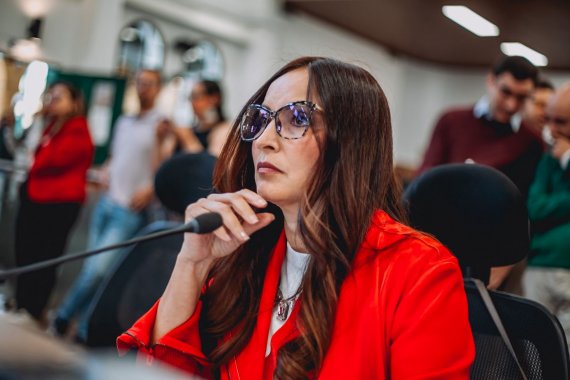 <p>Clara Lucía Sandoval arremete contra objeciones sobre Ruta por la Vida, que califica como conveniencia electoral y maniobra ideológica</p>