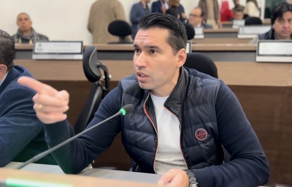 <p>Bogotá, a merced del sicariato y la delincuencia: Concejal Leandro Castellanos exige respuestas urgentes</p>