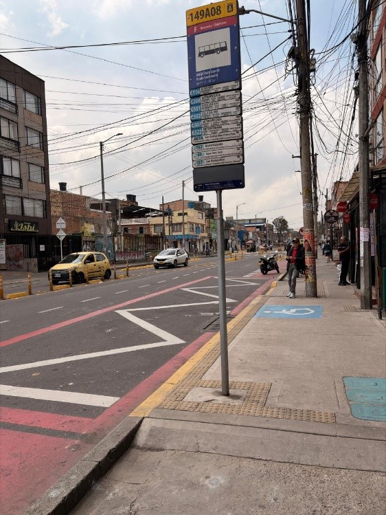 Imagen del espacio del paradero antes de la intervención