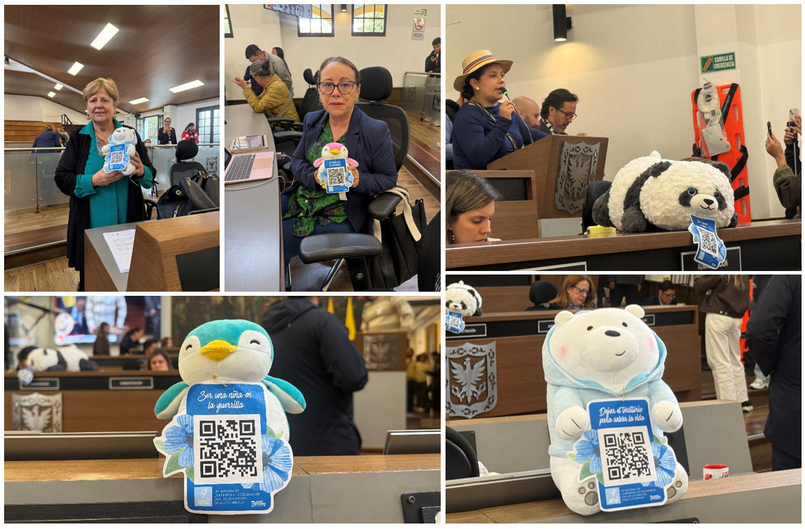 En este mosaico las concejalas María Victoria y Ana Teresa sosteniendo un peluche con código QR cada una, y peluches con códigos QR