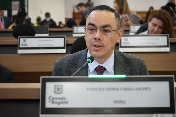 <p>Política de vivienda en Bogotá se queda en el papel: denuncian metas con ejecución en 0%</p>