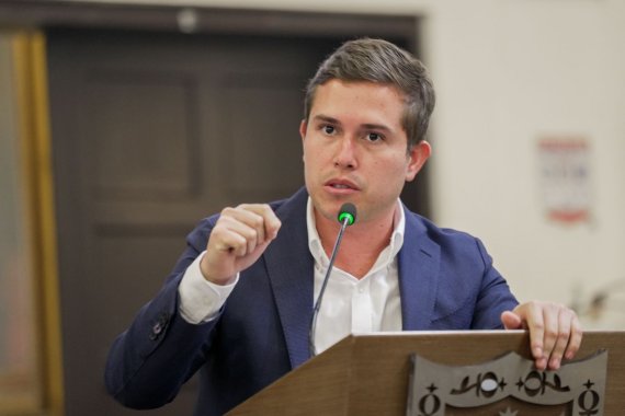 <p>“Privados se apoderaron de dos predios del IDU y del IDRD aledaños a la Embajada de EE. UU”: concejal Jesús Araque denuncia que han sido saqueados por años</p>