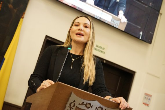 <p>Concejal María Clara Name radica debate de control político para frenar irregularidades en centros de estética de Bogotá</p>
