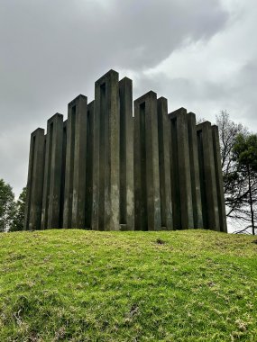 <p>Bogotá avanza en la recuperación de las Torres del Silencio, símbolo artístico de los Cerros Orientales</p>