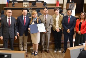 La bancada del Partido MIRA condecora a la Fundación Encausa con la Nota de Estilo por más de 18 años transformando vidas en Bogotá
